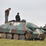 Nemecký Hetzer-tank so sklopeným pancierom, pevným kanónom a pohyblivým guľometom sa stal strašnou zbraňou posledných mesiacov vojny