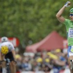 Sagan víťazí s výrazným náskokom pred pelotónom