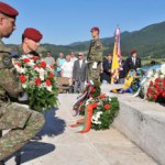 Na pietnej spomienke sa zúčastnili zástupcovia štátnych orgánov, priami účastníci bojov, zástupcovia veľvyslanectiev Francúzska, Ruska, Ukrajiny a Bieloruska