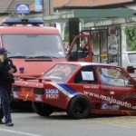 Smrť dvoch ľudí je tragická, ale 10 rokov pre 54-ročného šoféra, ktorý nezvládol jazdu a narazil tam, kde diváci byť nemali, sa zdá byť priveľa