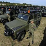 70 nových malých terénnych áut Land Rover Defender