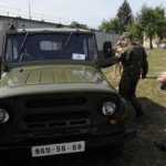 Minister obrany SR Martin Glváč pri vyradenom vozidle značky UAZ