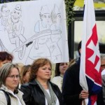 Na plagáte ťahajú sestry lekárov a politikov