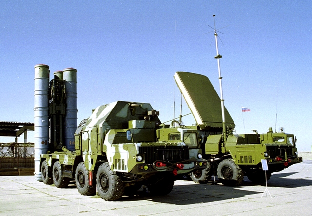 Na snímke raketový systém S-300
