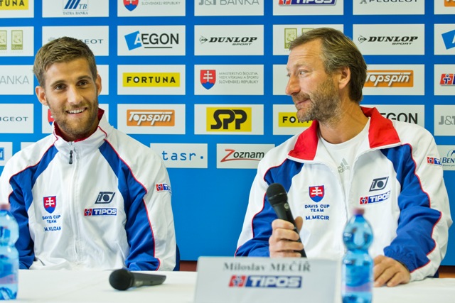 Na snímke slovenský kapitán Miloslav Mečíř (vpravo) a líder tímu Martin Kližan