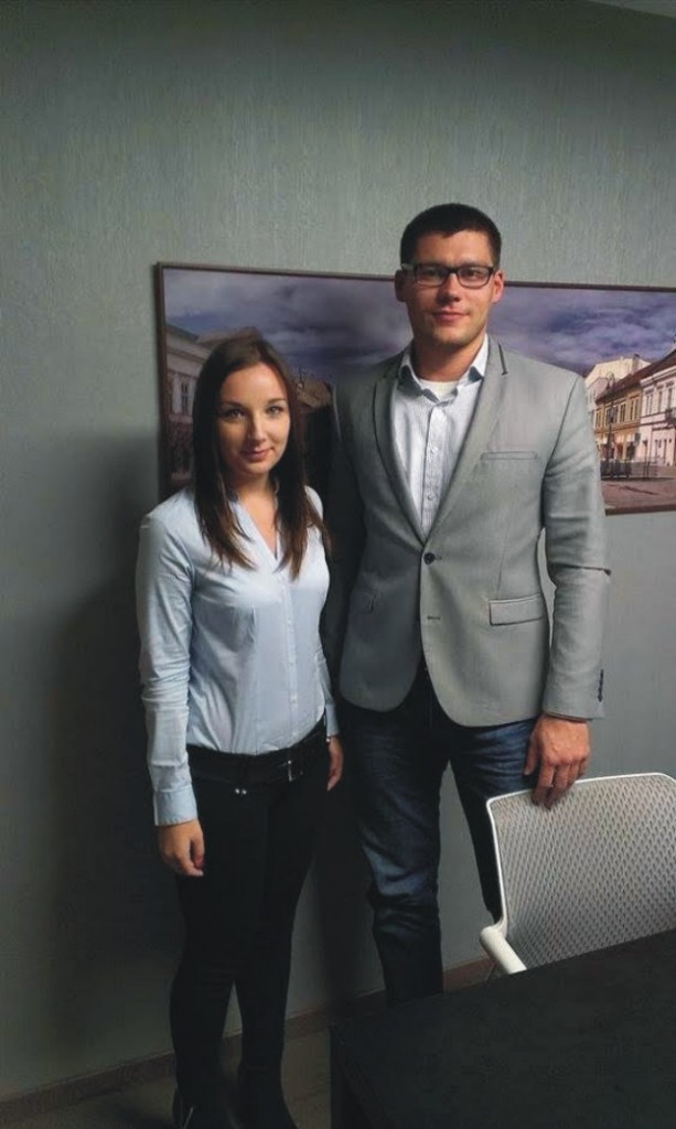 Na snímke redaktorka Andrea Hadbavníková (vľavo) a majster sveta v taekwonde Tomáš Kališka 