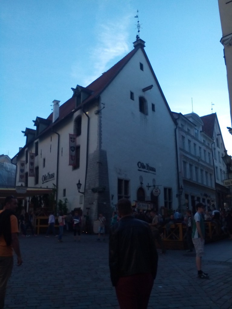 Tallin má krásne i keď relatívne malé historické centrum. Vidieť tu severský a nemecký vplyv