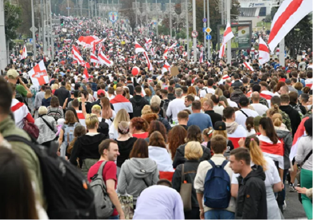 Protesty v Minsku pokračujú