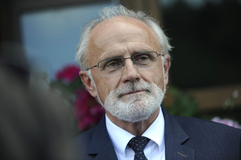Ján Mičovský, minister, úplatok