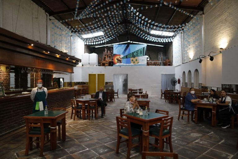 reštaurácie, obmedzenia, hostia, akcie