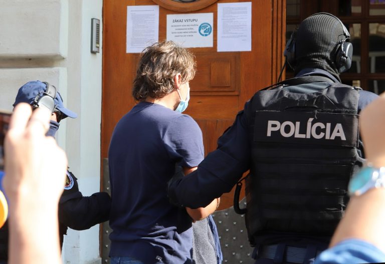 Špecializovaný trestný súd v Banskej Bystrici rozhoduje o väzbe ¼udovíta M.