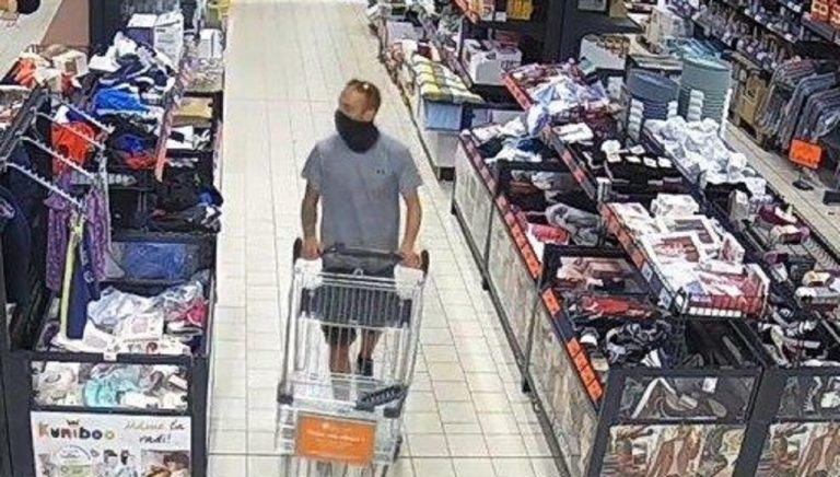 Polícia pátra po totožnosti muža z kamerových záznamov, ktorý nakupoval v jednom z obchodných domov v Banskej Bystrici