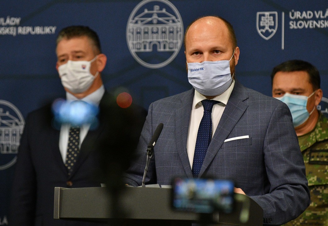 Jaroslav Na´d, minister, obrana, testovanie