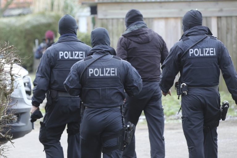 útok, polícia, Nemecko, vyšetrovanie