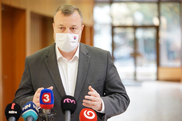 Milan Krajniak, minister, pomoc, rodiny
