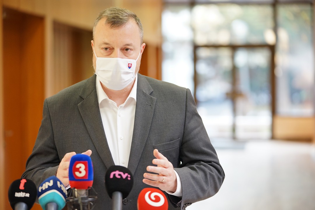 Milan Krajniak, minister, pomoc, rodiny