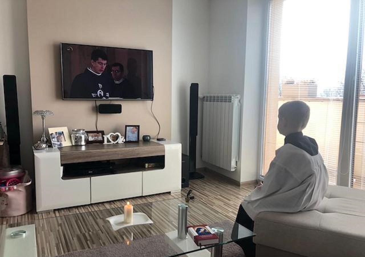 Účasť na bohoslužbe cez médiá znamená viac než sledovanie prenosu
