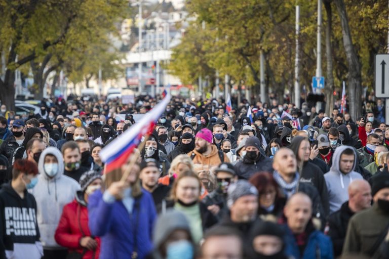 Protivládny protest v Bratislave