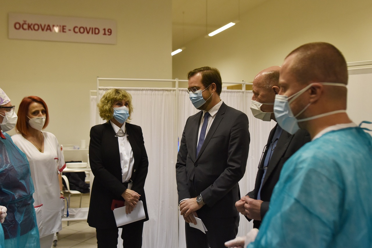 očkovanie proti ochoreniu COVID-19