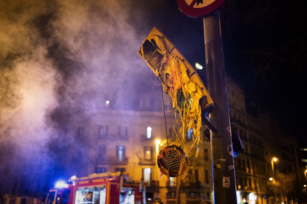 Protesty proti uväzneniu rapera si vyžiadali zásah polície