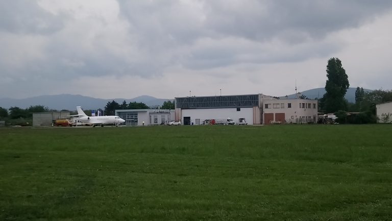 Letisko_Piešťany_terminál_pohľad_západný