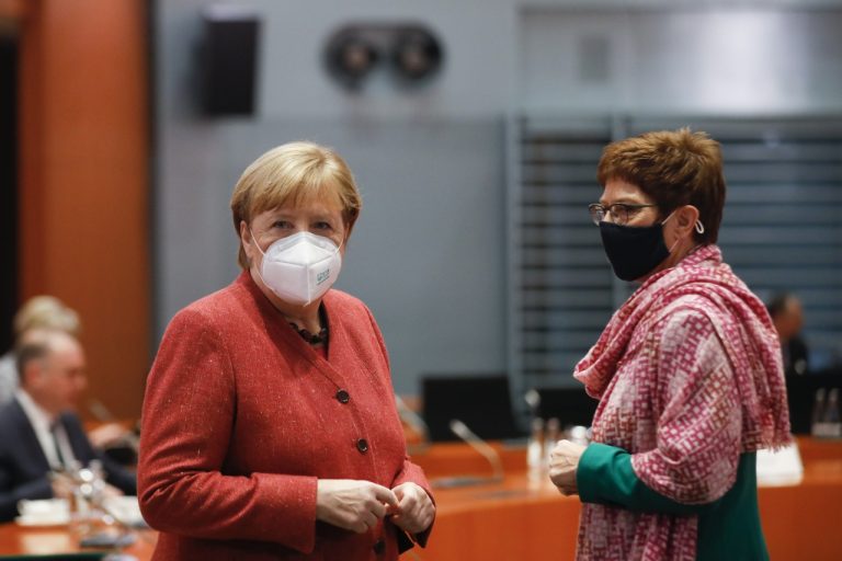 Merkel a Karrenbauer