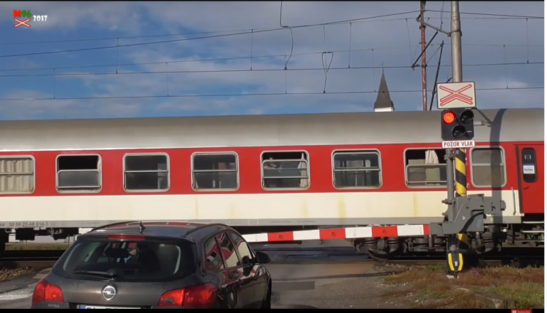 Železničné priecestie Ťahanovce