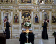Pohrebné obrady za účasti arcibiskupa Cyrila Vasiľa SJ,