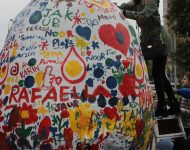 gigantická kraslica na Terase