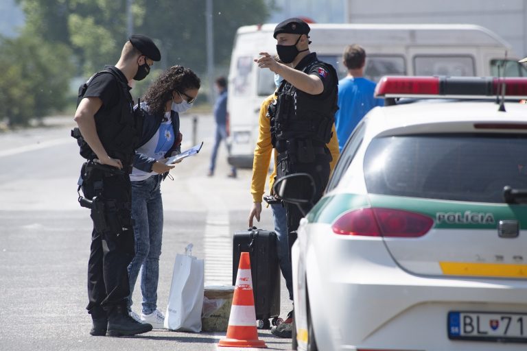 policajné kontroly