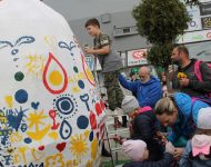 gigantická kraslica na Terase