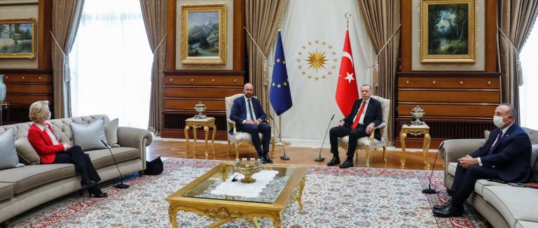 Ursula von der Leyenová Charles Michel Recep Tayyip Erdoğan Mevlüt Čavušoglu