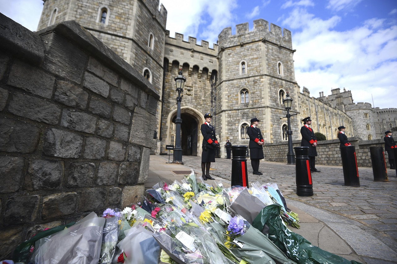 Windsorský hrad zámok úmrtie britský princ Philip Buckinghamský palác