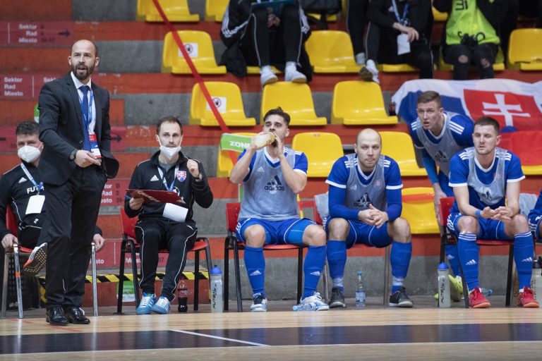 URL: http://klient.tasr.sk/klient/asx/search/view/ViewerFoto.asx?Document=..%2F..%2FFondyF%2F21%2F03%2F20210304_futsal10764596.1%40Foto&QueryText=%28futsal%29