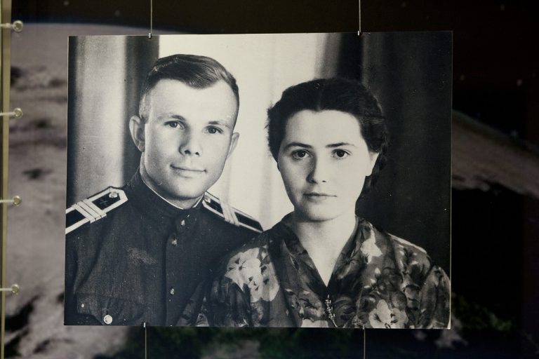 URL: http://klient.tasr.sk/klient/asx/search/view/ViewerFoto.asx?Document=..%2F..%2FFondyF%2F20%2F03%2FRussia_Obit_Gagarin_s_Widow691656690728.1%40Foto&QueryText=%28gagarin%29