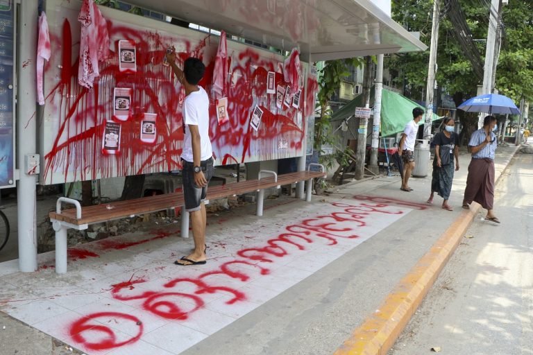 Protesty proti vojenskému prevratu v Mjanmarsku