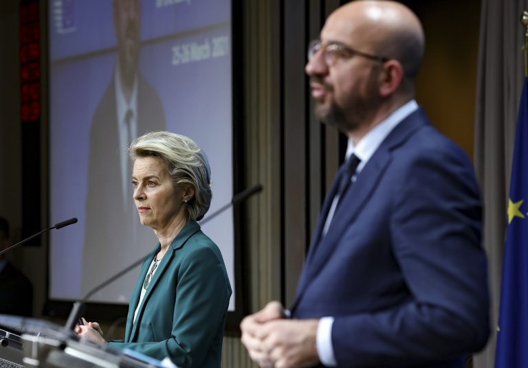 Leyenová a Charles Michel