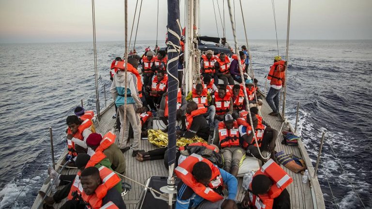 utečenci, migranti