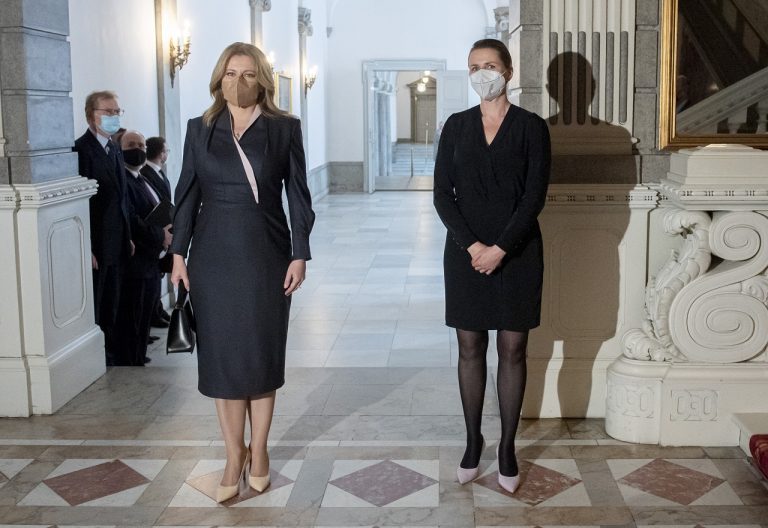 Prezidentka SR, dánska premiérka
