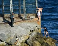 Dvaja migranti prekročili španielsko-marockú hranicu v španielskej Ceute