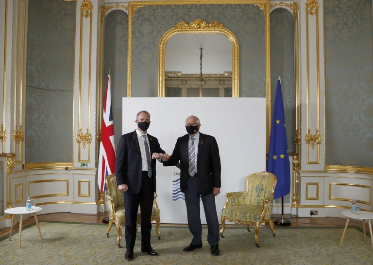 Dominic Raab a Josep Borrell