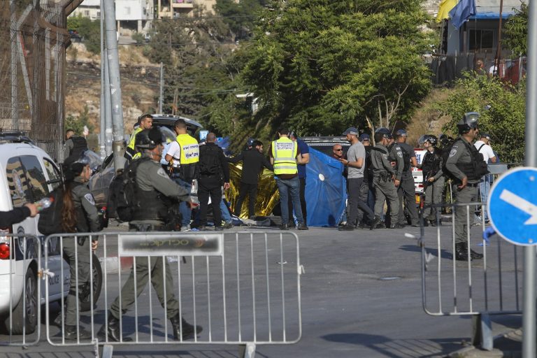 Izrael Palestínčania Jeruzalem auto chodci zranení