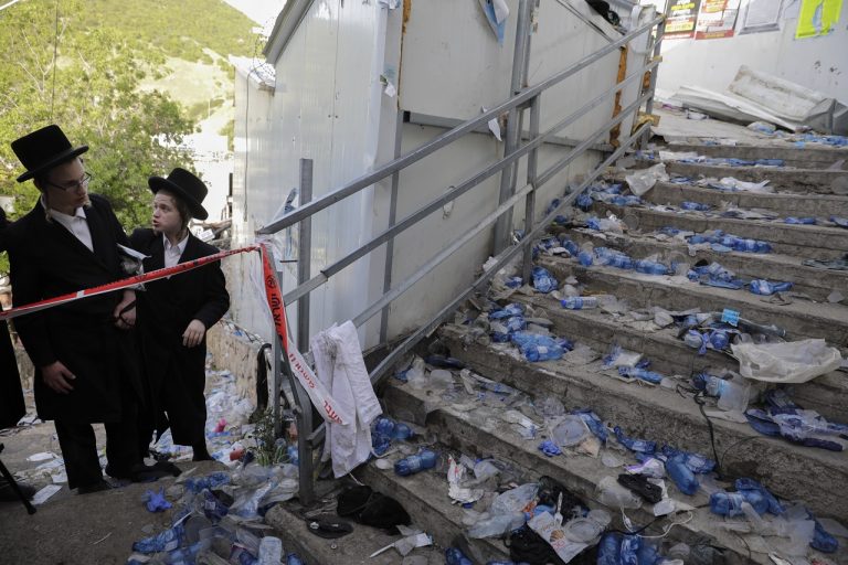 Izrael: Najmenej 44 ľudí prišlo o život v tlačenici počas púte