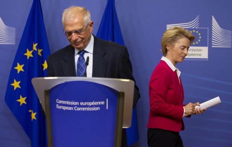 Ursula von der Leyenová Josep Borell