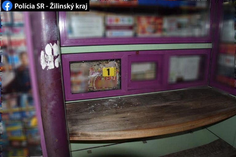 Krádeň v novinovom stánku