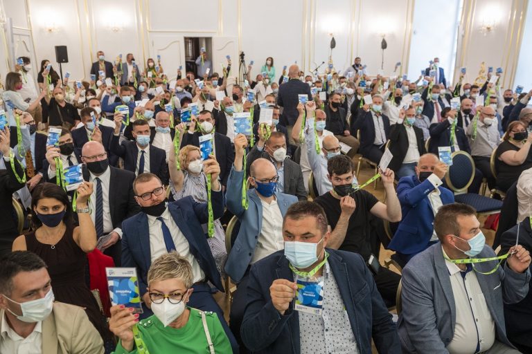 delegáti, hlasovanie