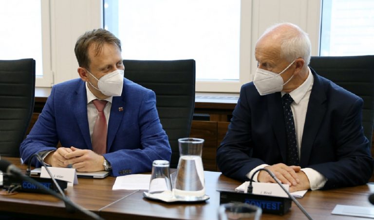 Minister Samuel Vlčan sa stretol s chovateľmi ošípaných