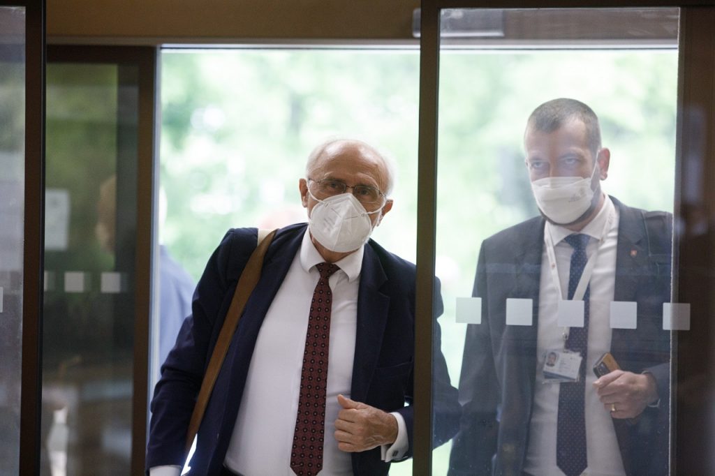 Ján Mičovský (vľavo)