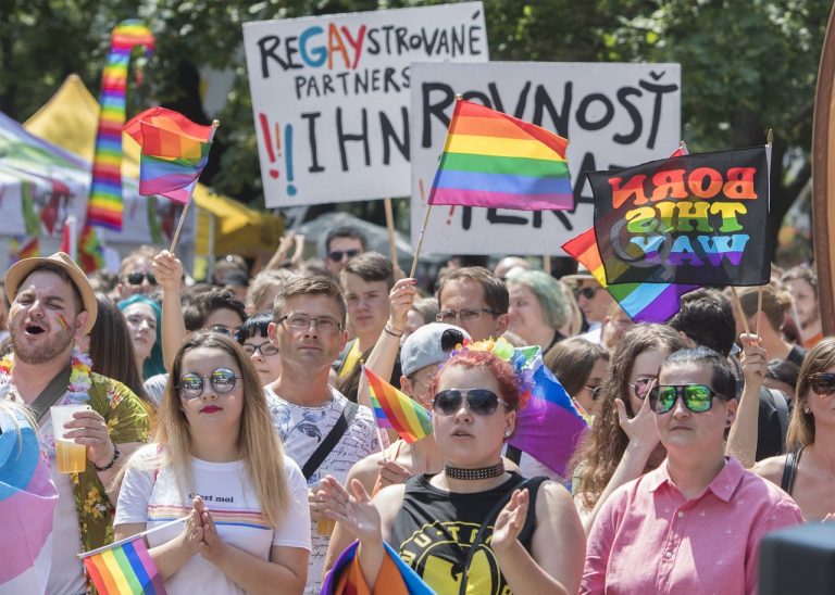 Hviezdoslavovo námestie v Bratislave účastníci podujatia festivalu homosexuálov