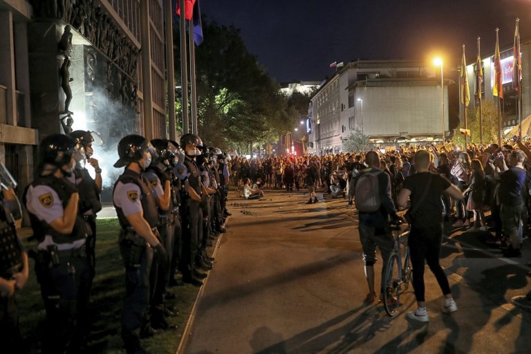 slovinsko protest korona